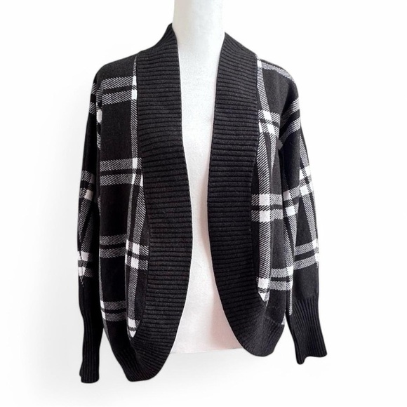 Cynthia Rowley Women’s Black & White Plaid Cardigan Large - Picture 1 of 5